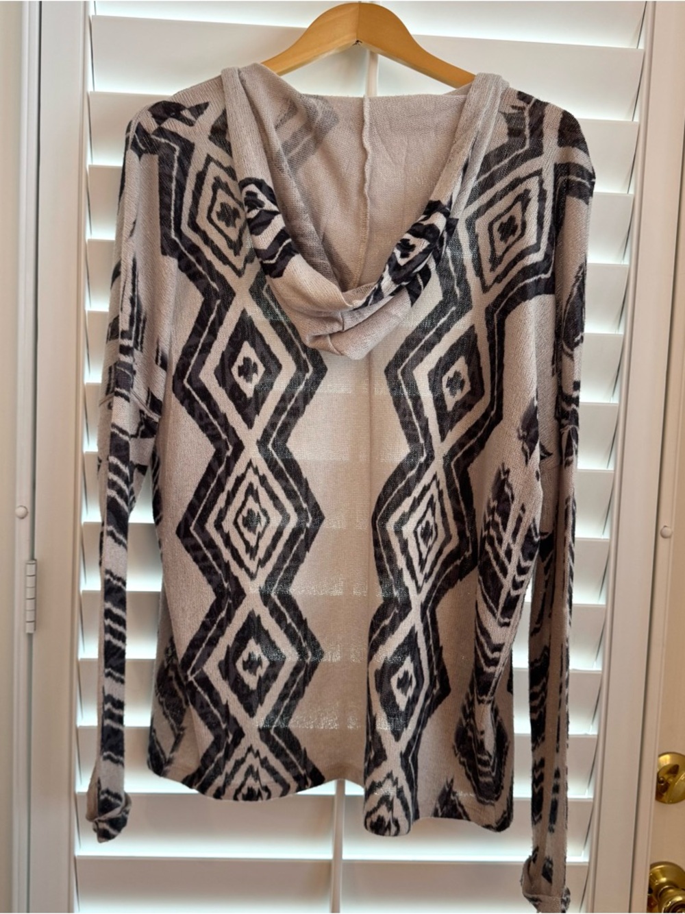 Daytrip Lightweight Gray and Black Hooded Open-Front Cardigan Southwestern Boho